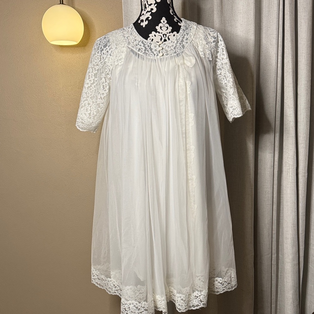 Elegant White Lace Baby Doll Women's Nightgown